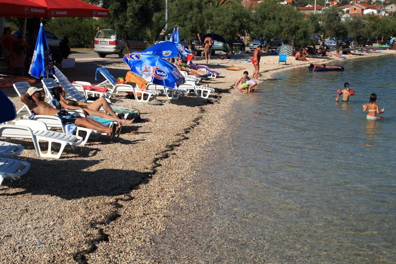 Apartments By The Sea Vinisce, Trogir - 5229 المظهر الخارجي الصورة
