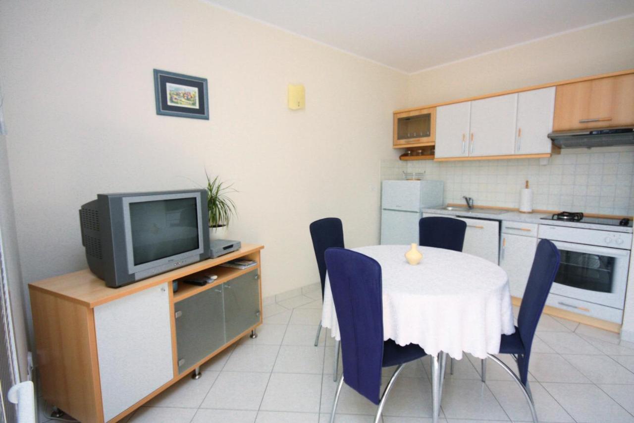 Apartments By The Sea Vinisce, Trogir - 5229 المظهر الخارجي الصورة