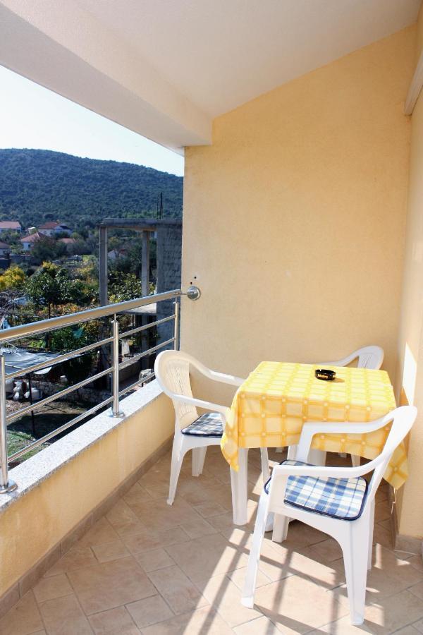 Apartments By The Sea Vinisce, Trogir - 5229 المظهر الخارجي الصورة