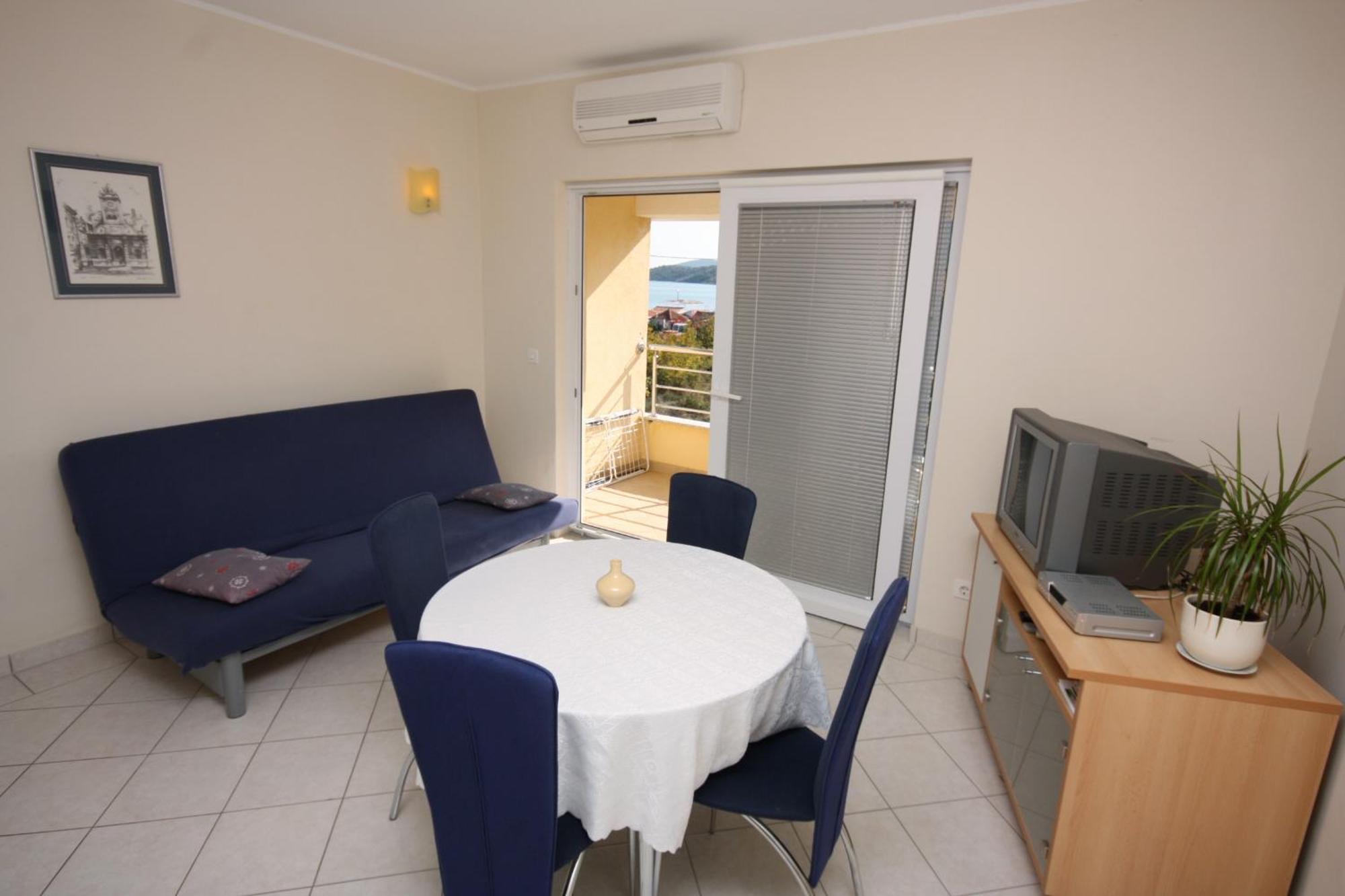 Apartments By The Sea Vinisce, Trogir - 5229 الغرفة الصورة